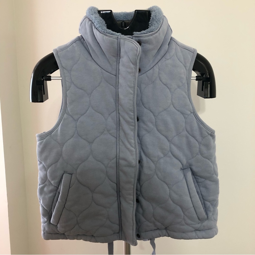 CALIA by Carrie Underwood Quilted Crop Vest